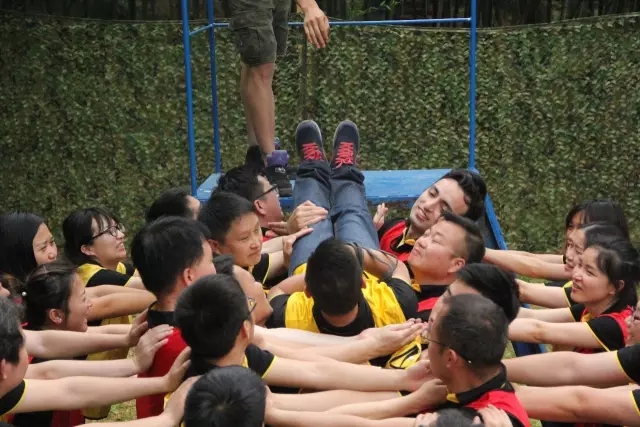 “向梦想出发” 9001cc金沙以诚为本销售团建活动完善绽放