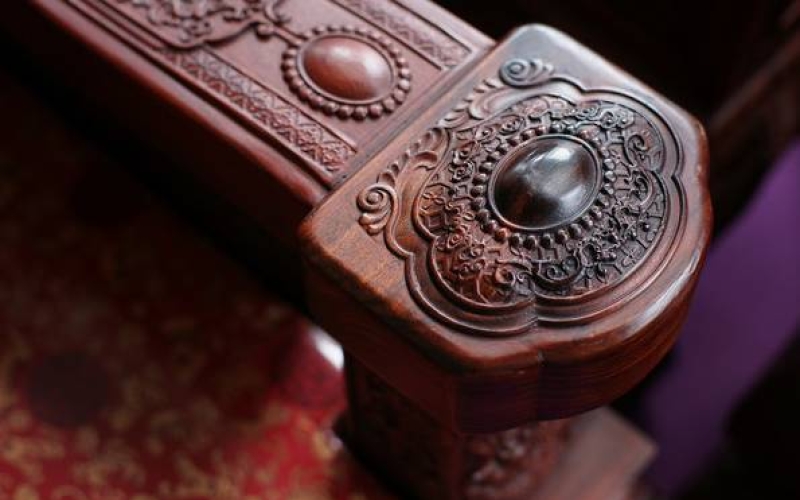 红木家具厂为您介绍为什么各人都爱红木家具？